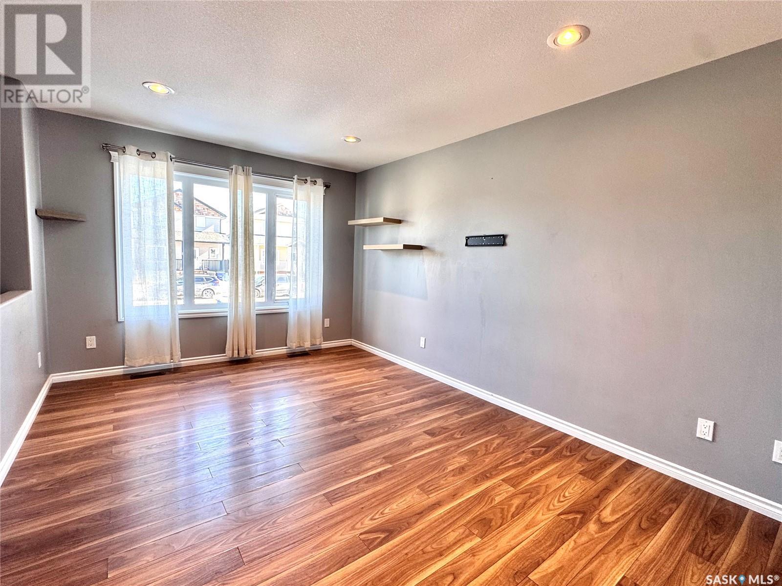 106 Martens CRESCENT