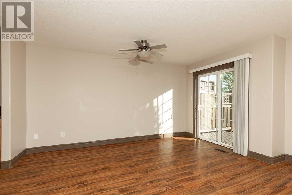 1, 899 Mt Sundance Manor W