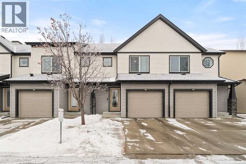 15 Copperpond Landing SE Calgary AB T2Z1G6