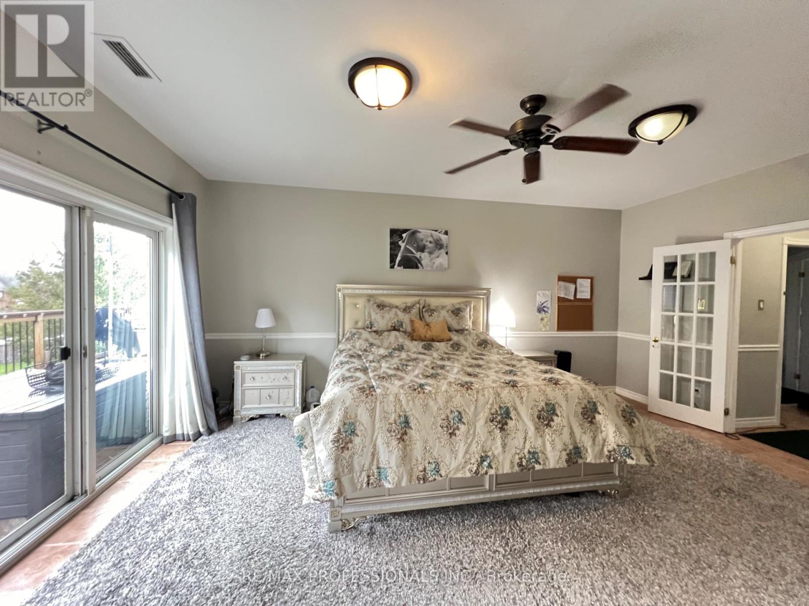 12 DEER RUN CRESCENT