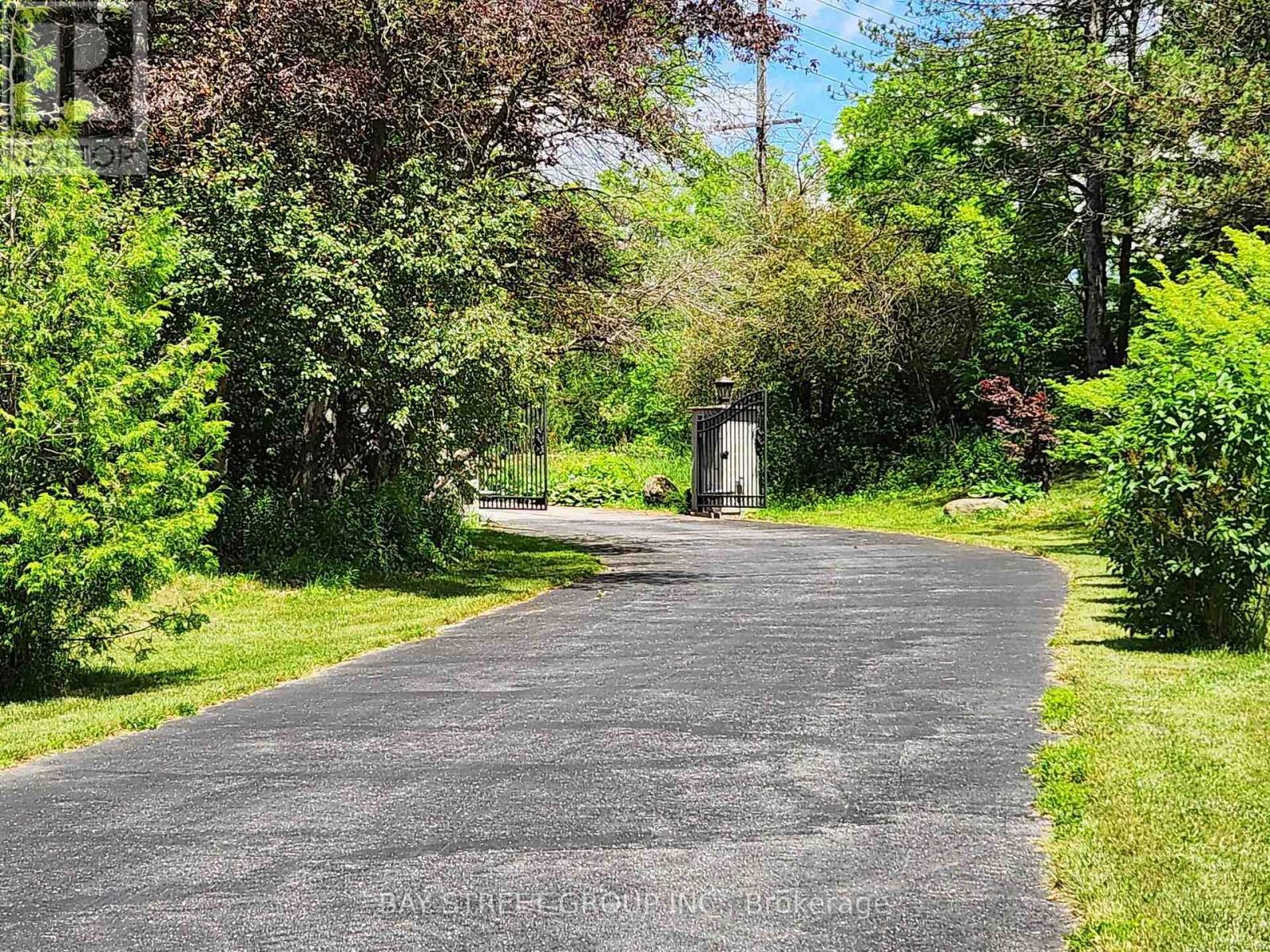 3141 VIVIAN ROAD