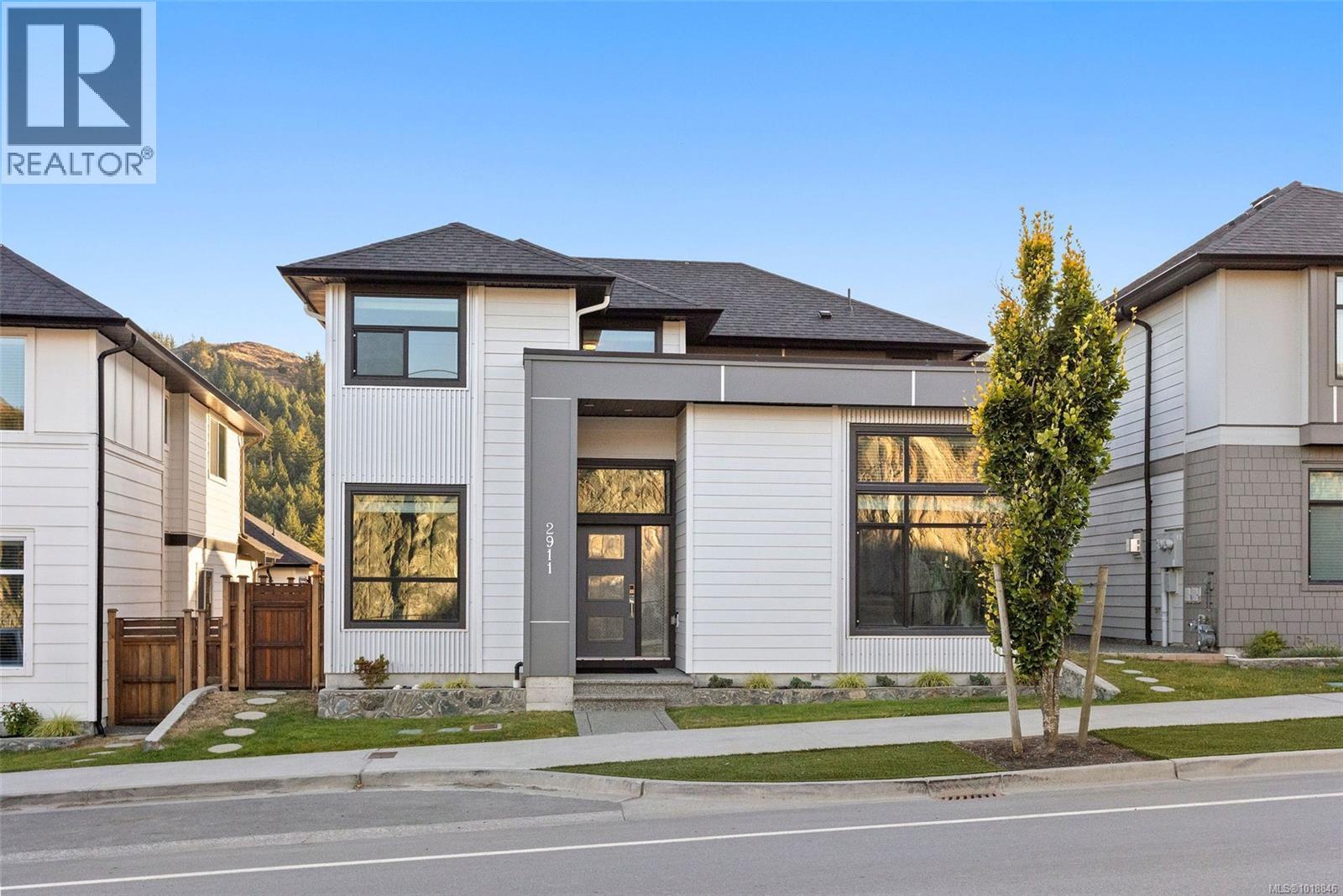 2911 Constellation Ave