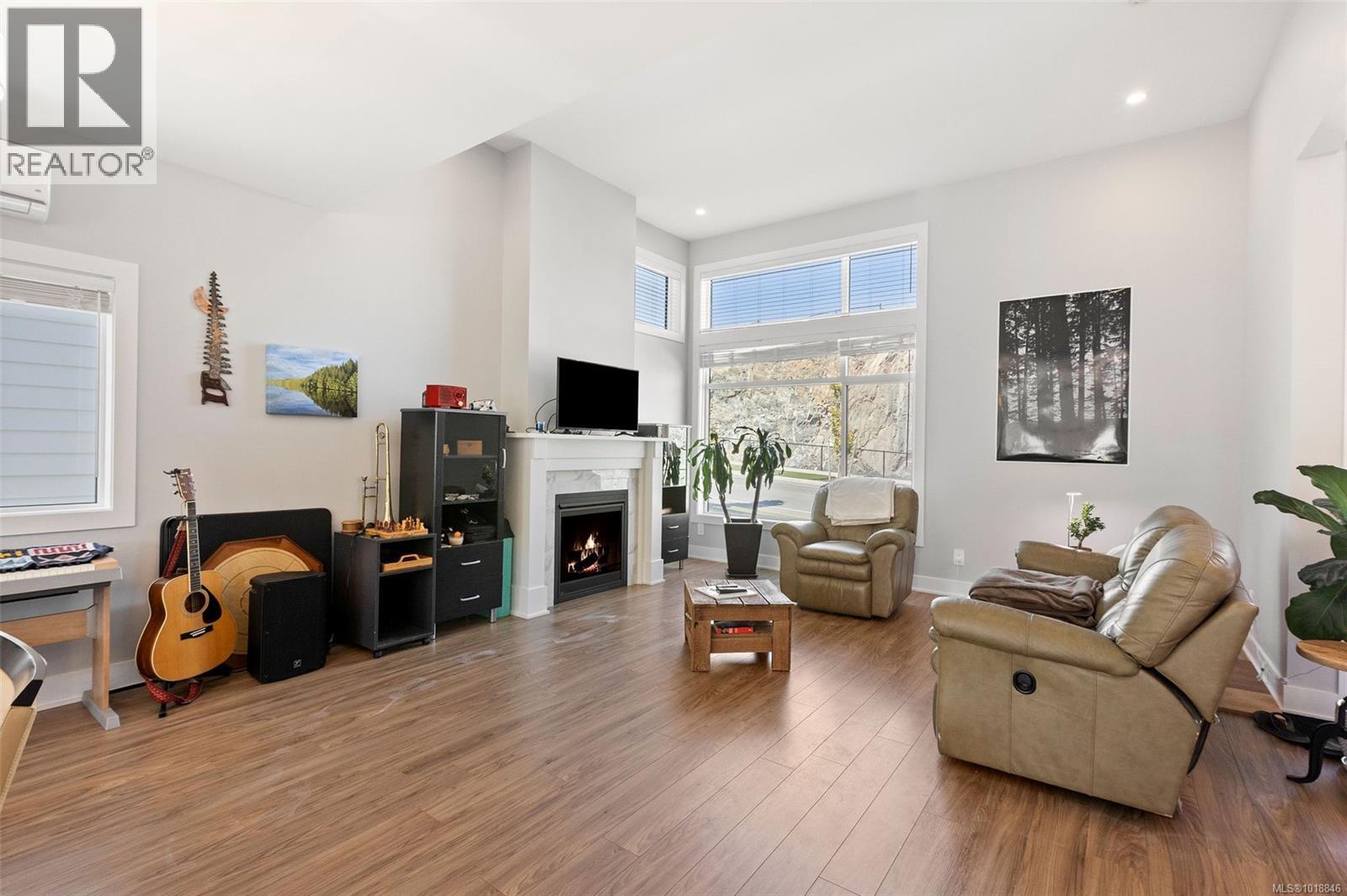 2911 Constellation Ave