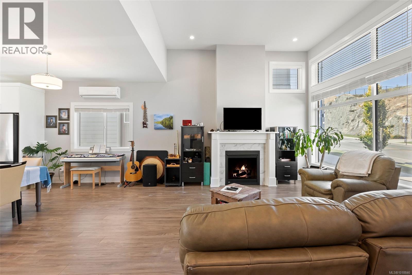 2911 Constellation Ave