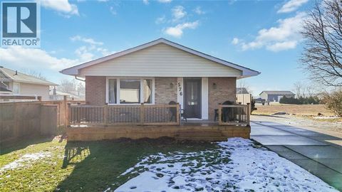 576 FRONT STREET Plympton-Wyoming ON N0N1T0