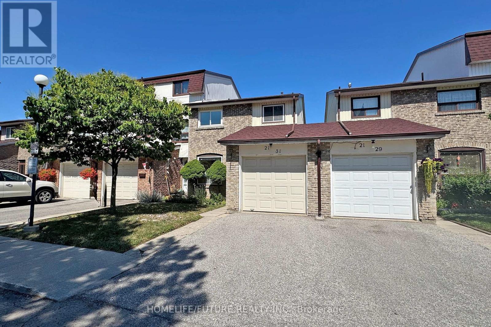 31 - 21 CHESTER LE BOULEVARD