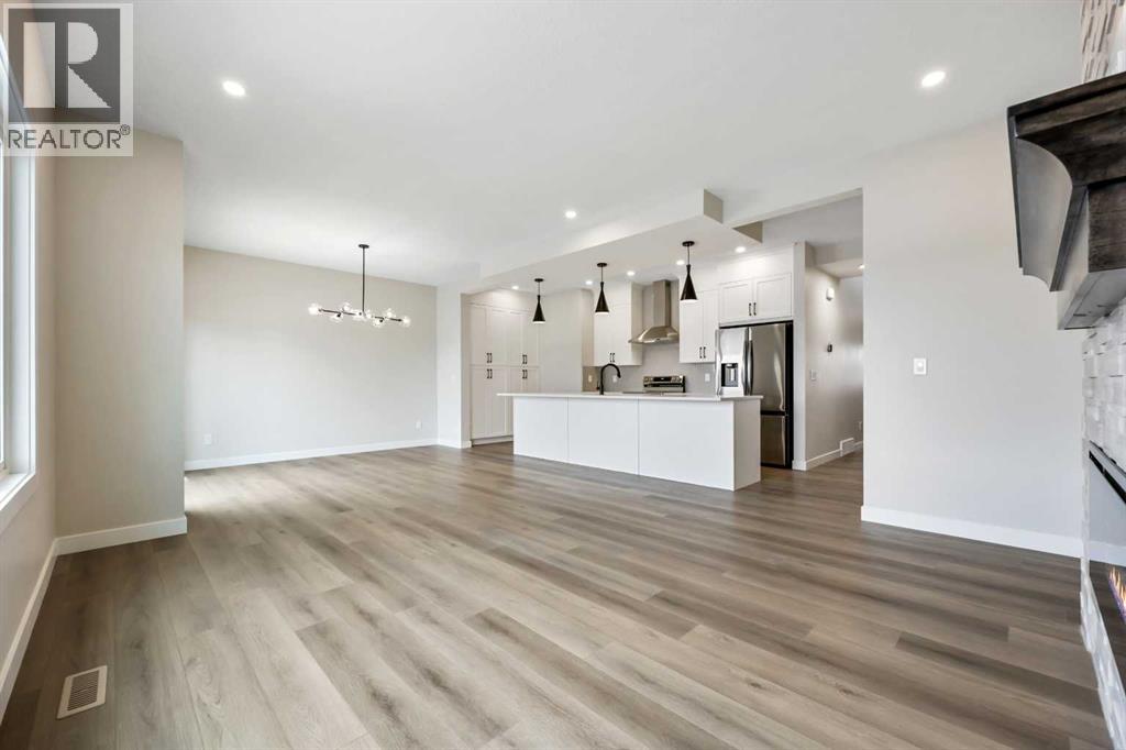 825 Baywater Place SW