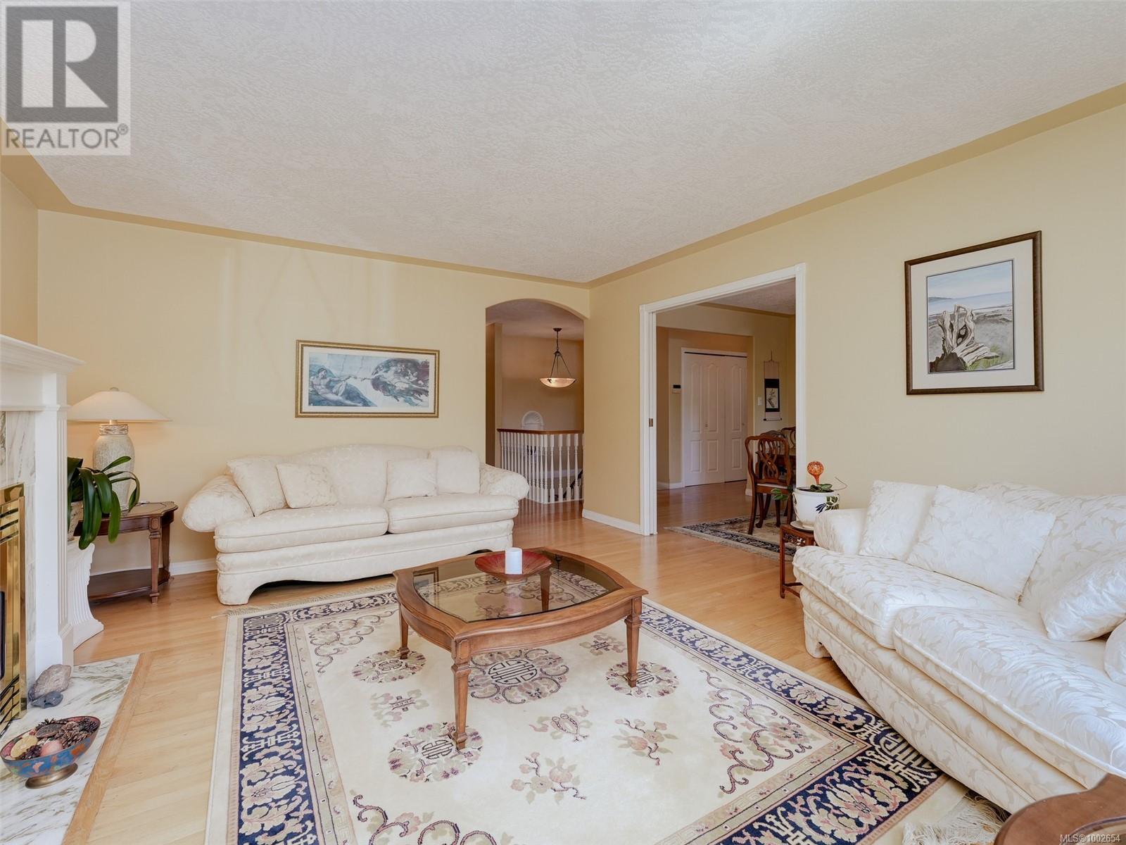 2538 Meadowland Dr