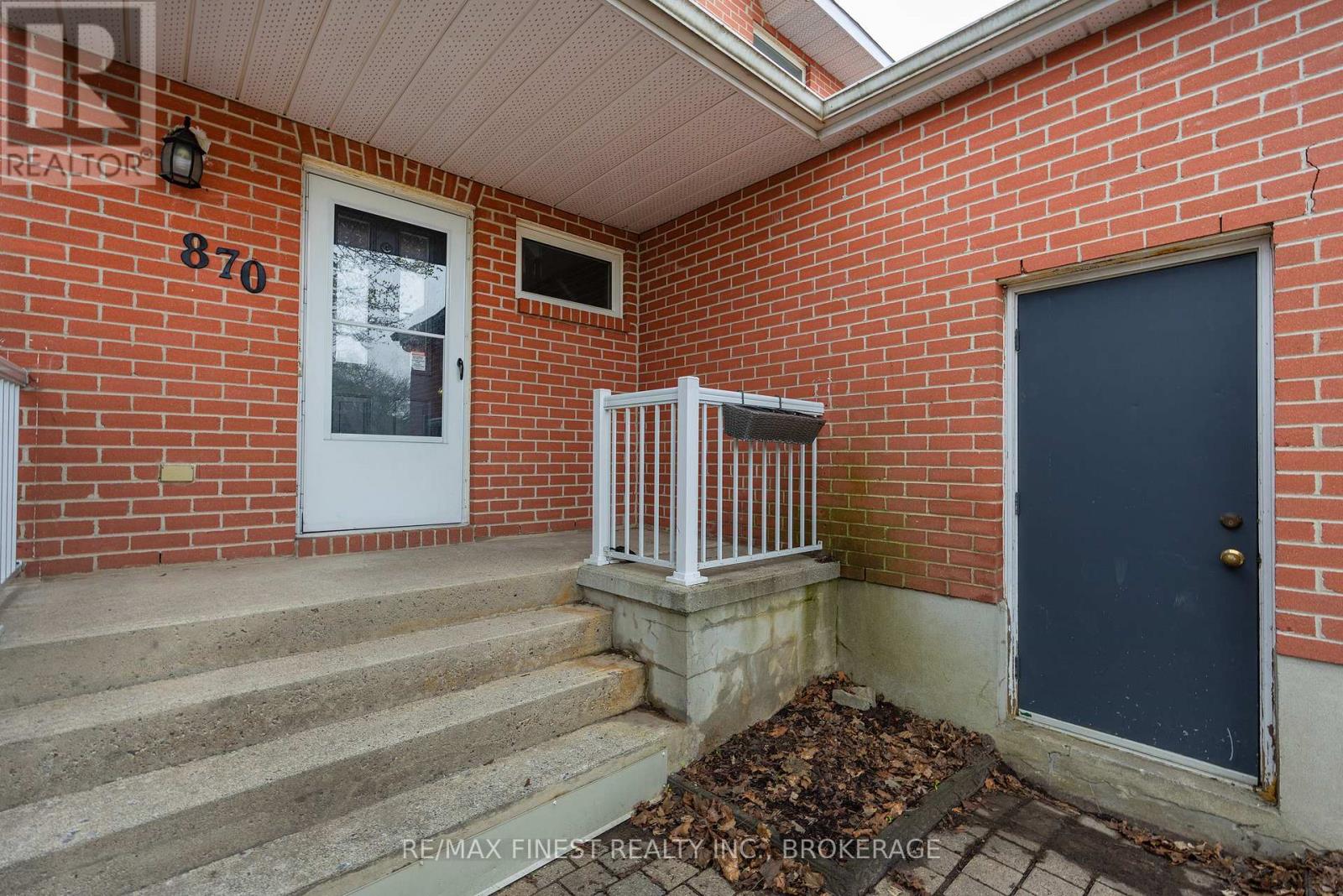 870 WALKER COURT