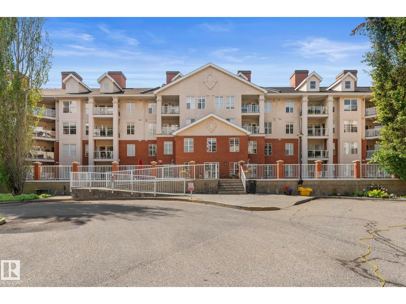 #421 45 Inglewood DR