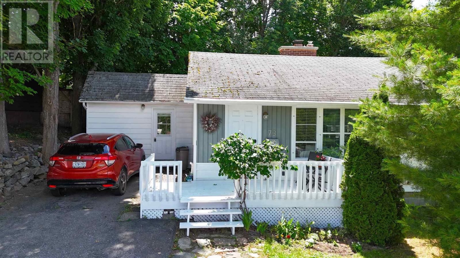 Photo 1 of 21 — 73 Hutchison AVE, Elliot Lake, ON P5A1W7