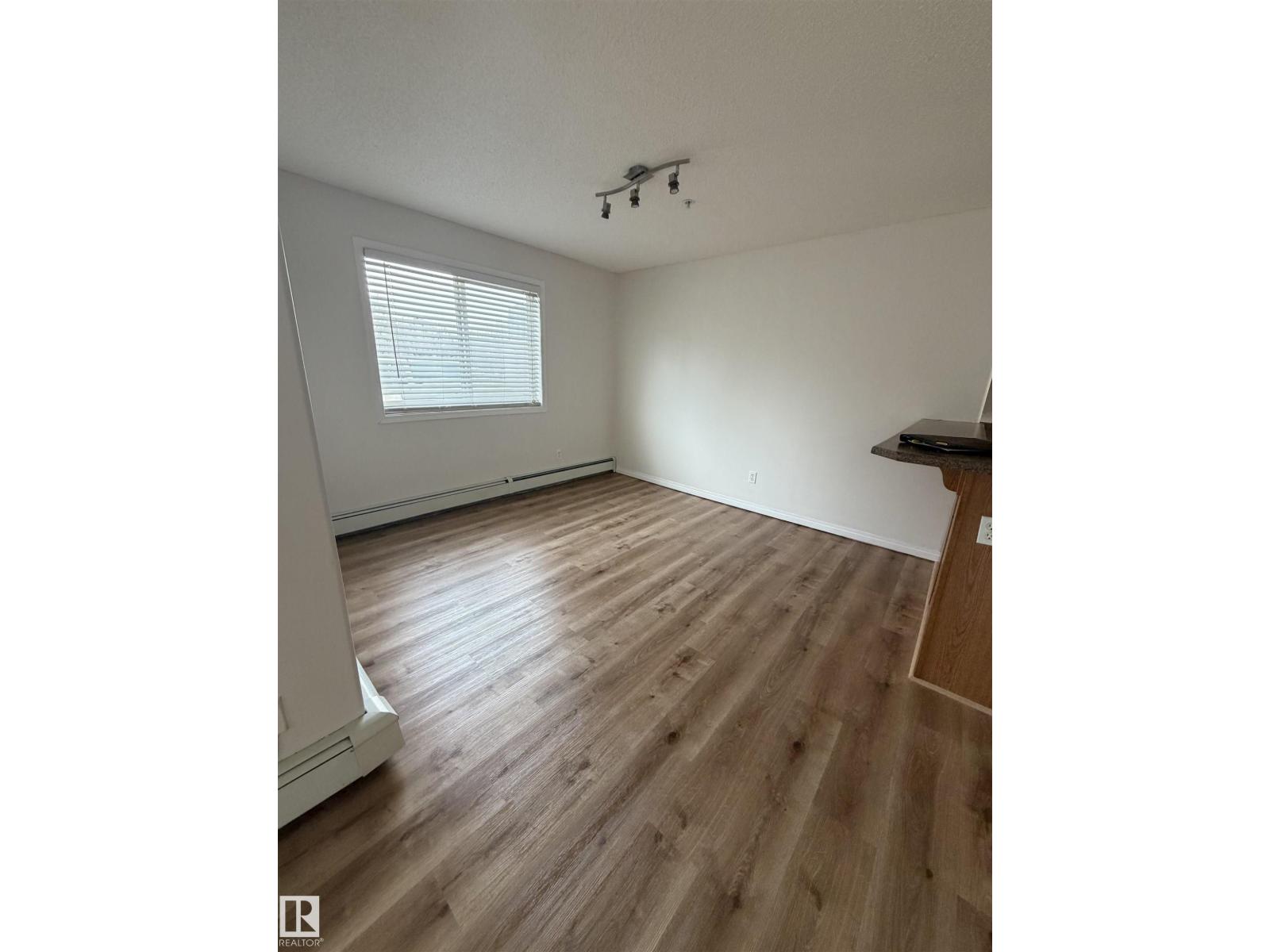 #104 8119 112 AV NW NW