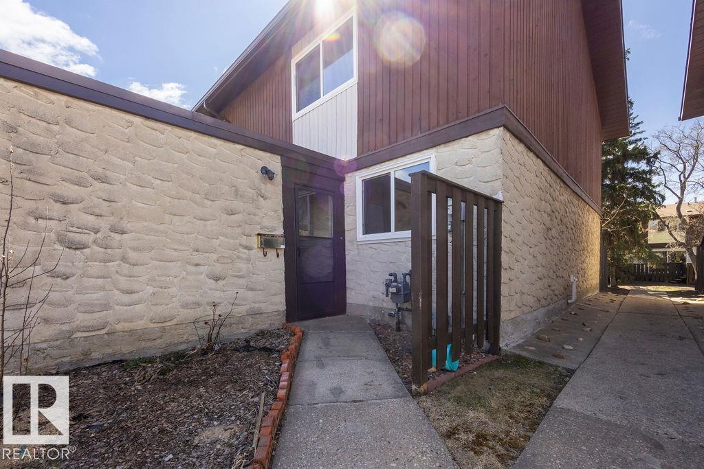 17429 77 AV NW