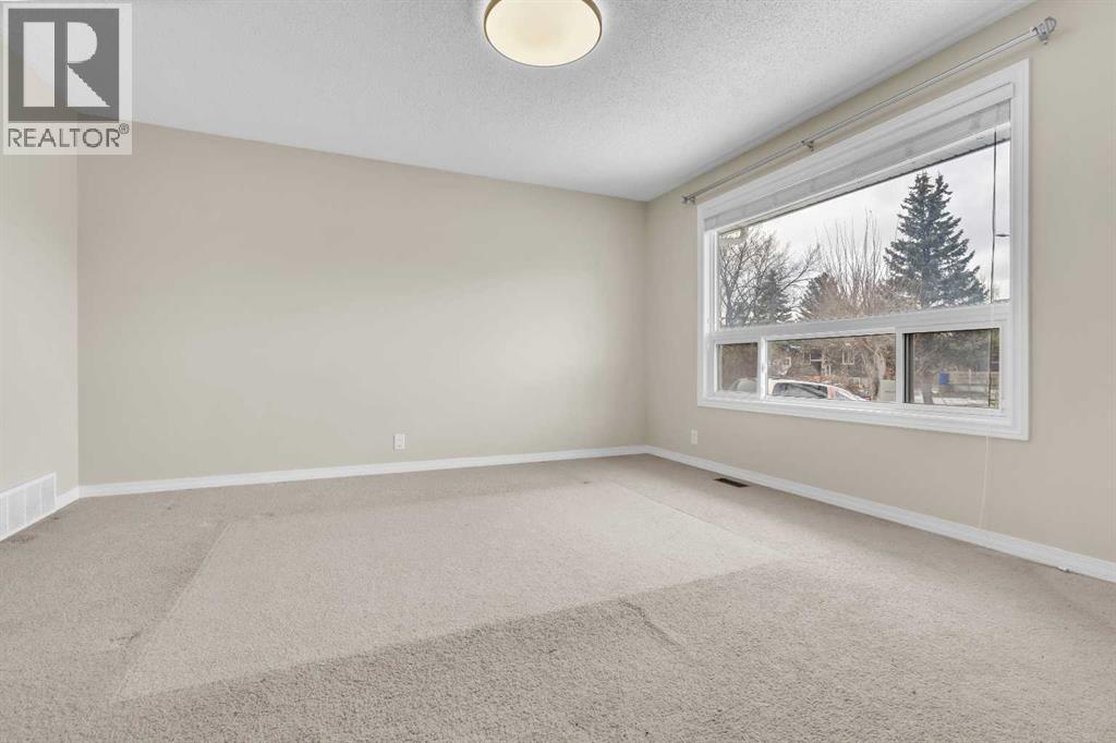 87 Castleglen Road NE
