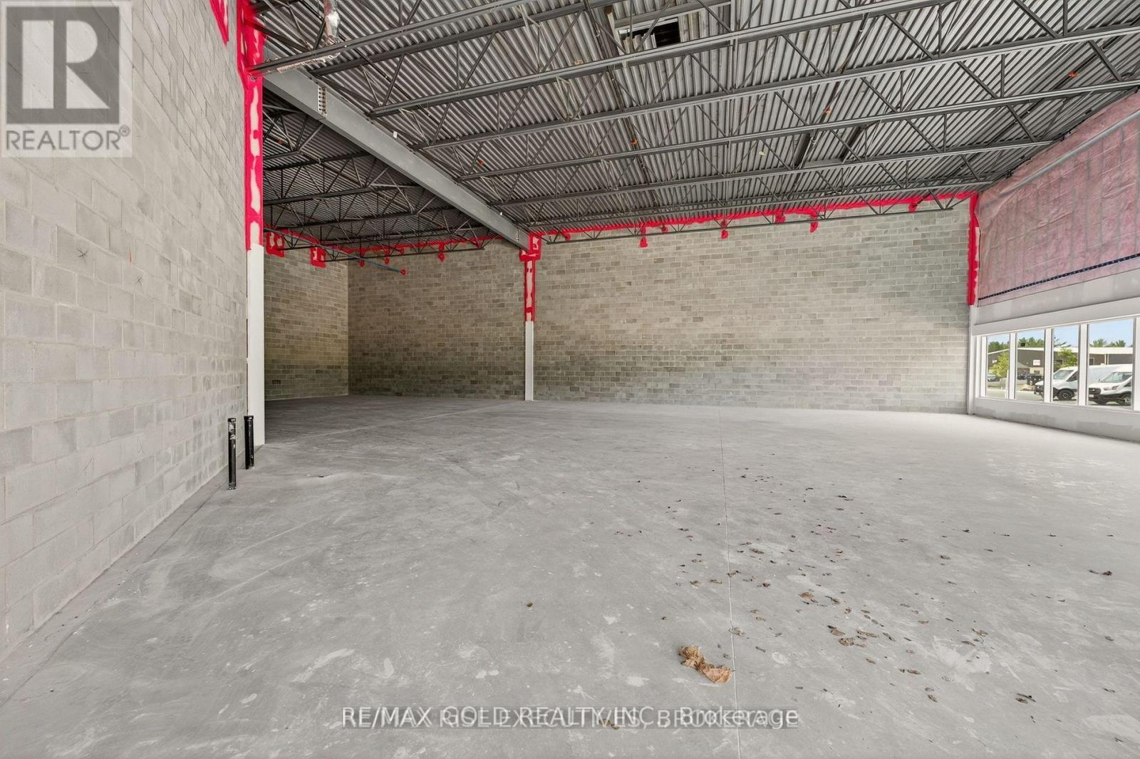 11 - 1325 CENTENNIAL DRIVE N