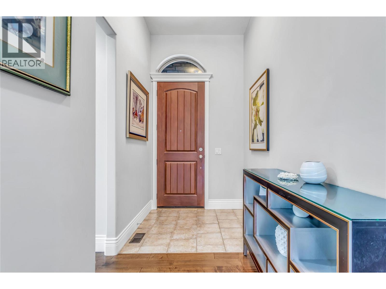 4450 GORDON Drive Unit# 105