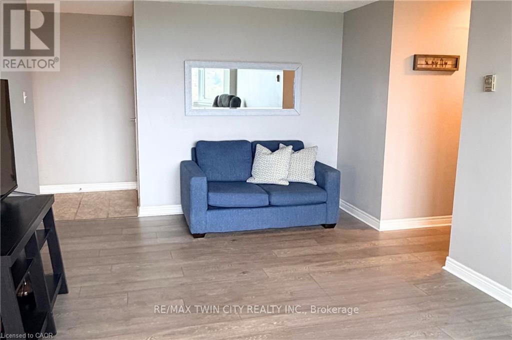 1605 - 35 GREEN VALLEY DRIVE