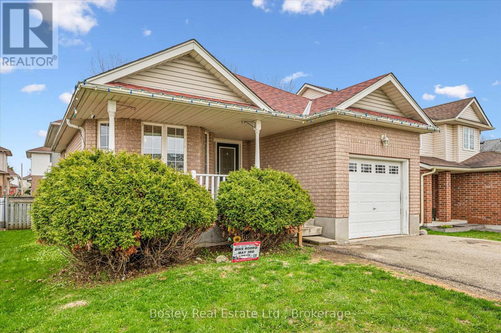 4 HAYWARD CRESCENT