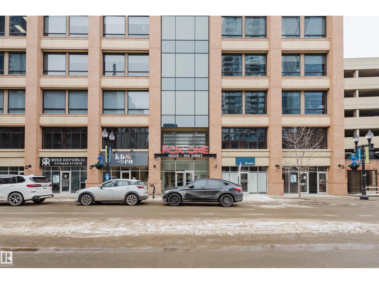 #2207 10226 104 ST NW