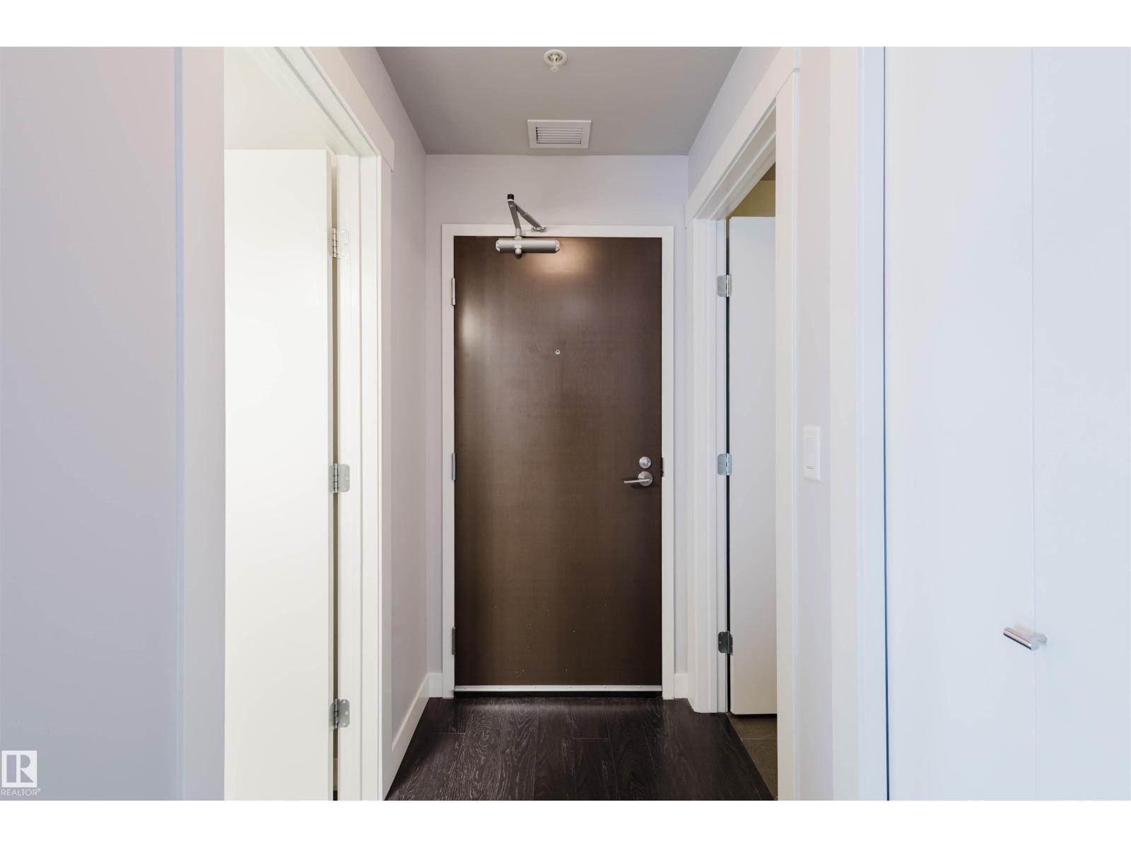 #2207 10226 104 ST NW