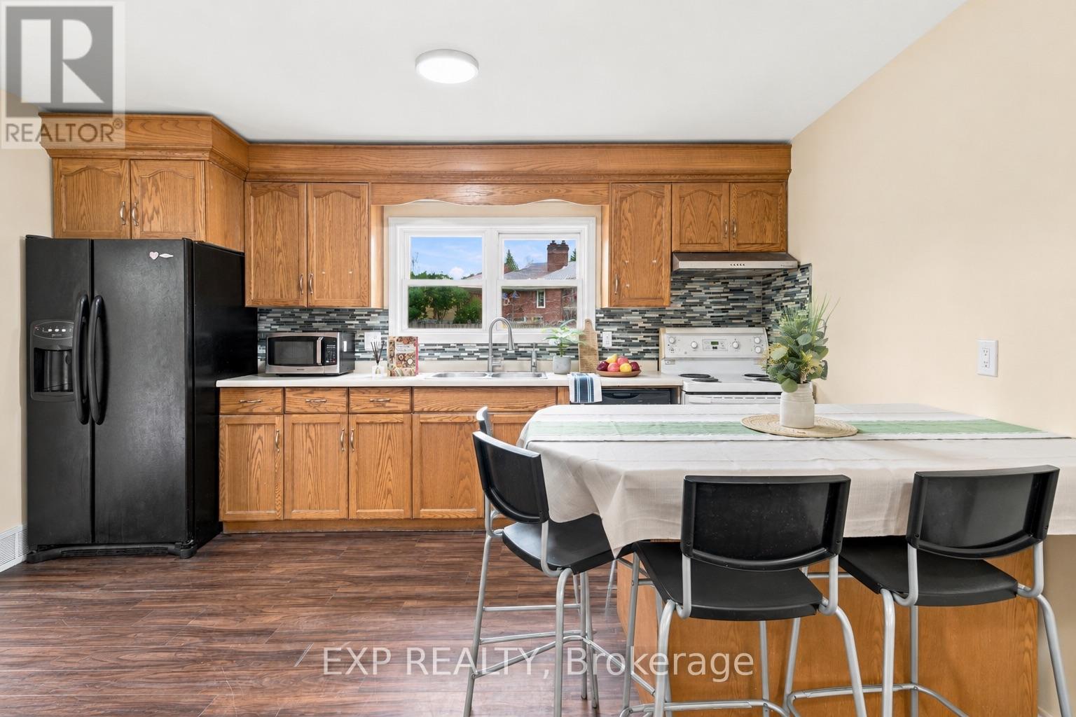 208 THOROLD ROAD