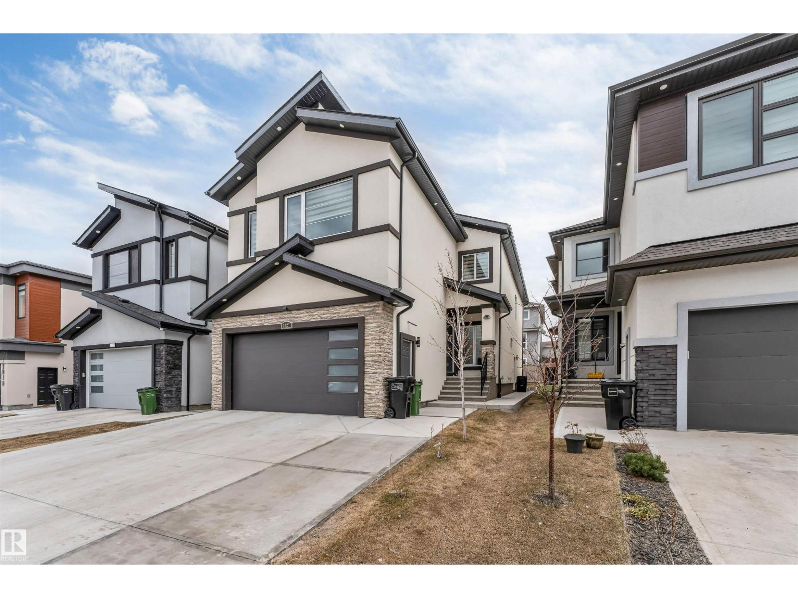 1827 17 AV NW