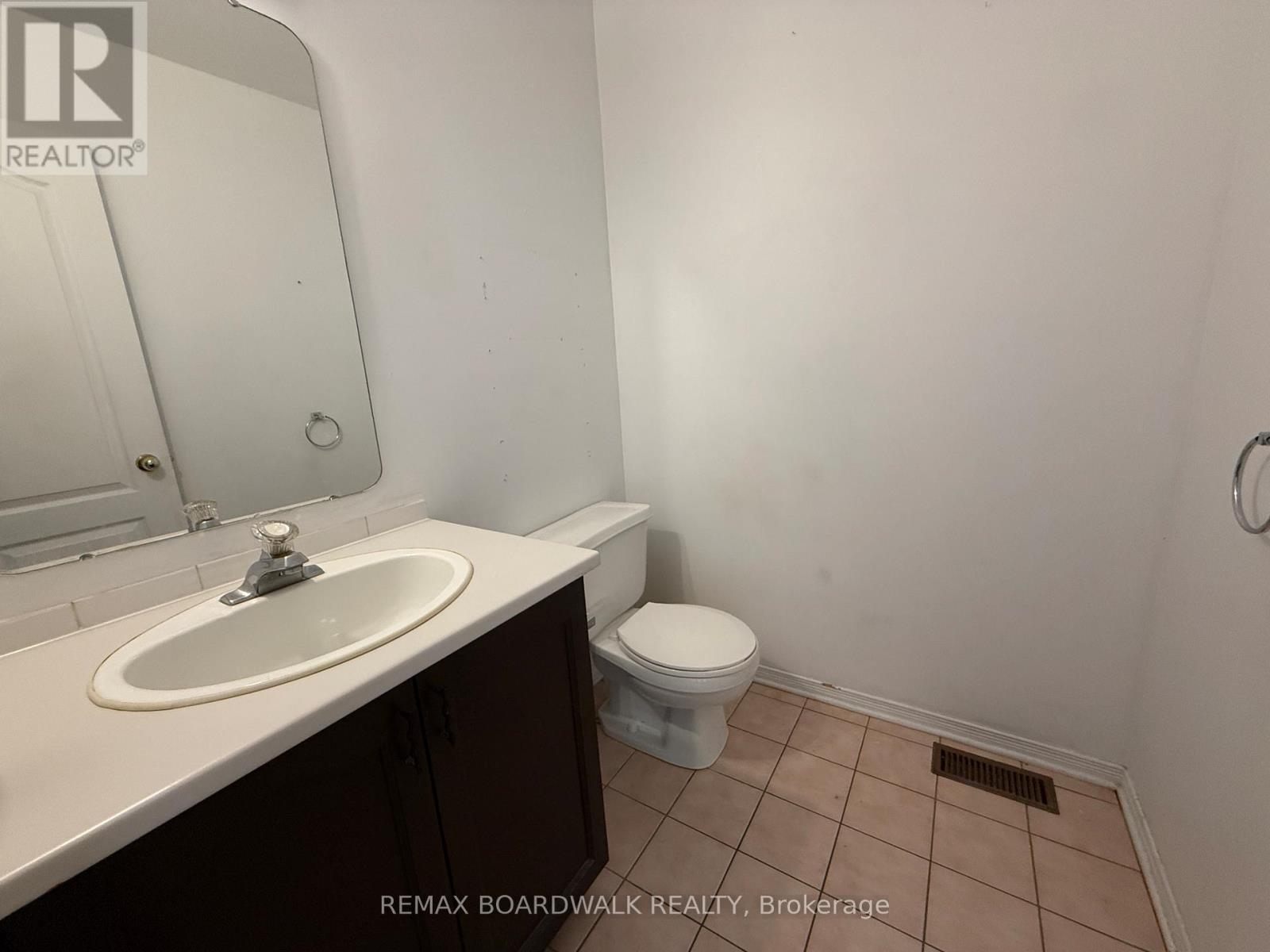 11 MEADOWBREEZE DRIVE