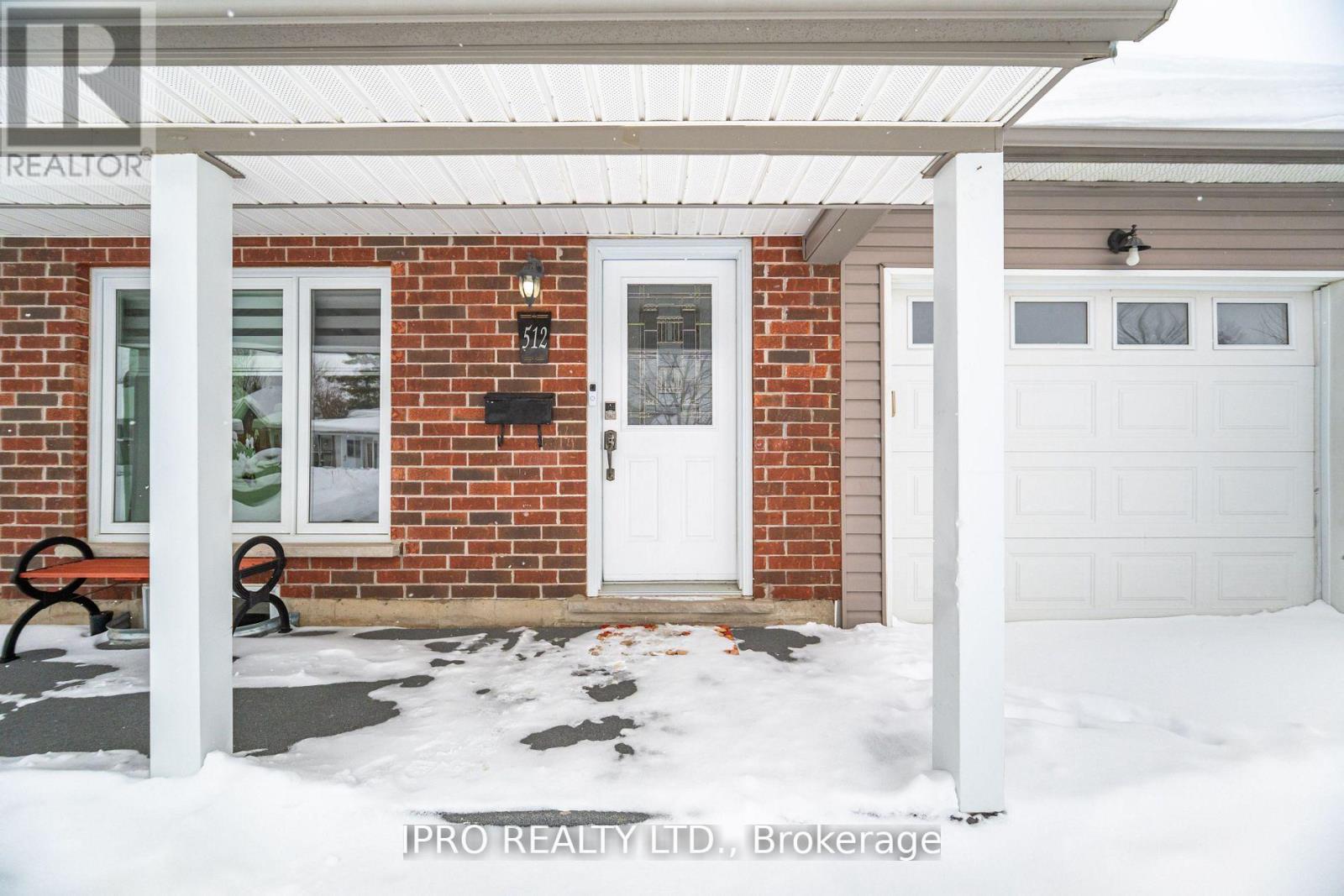 512 PINETREE CRESCENT
