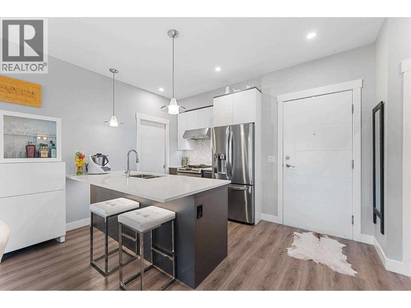 1883 Water Street Unit# 406