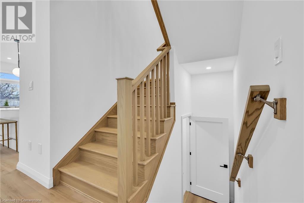31 KINGFISHER Drive