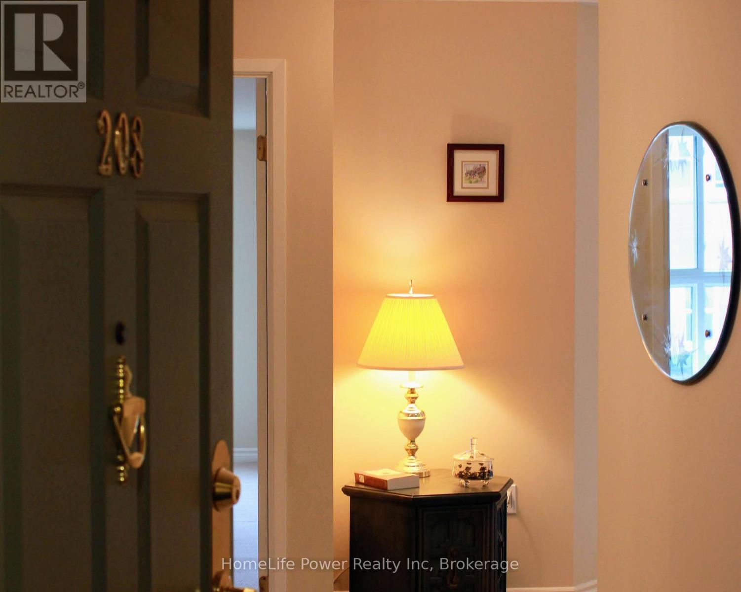 208 - 20 ST GEORGE STREET