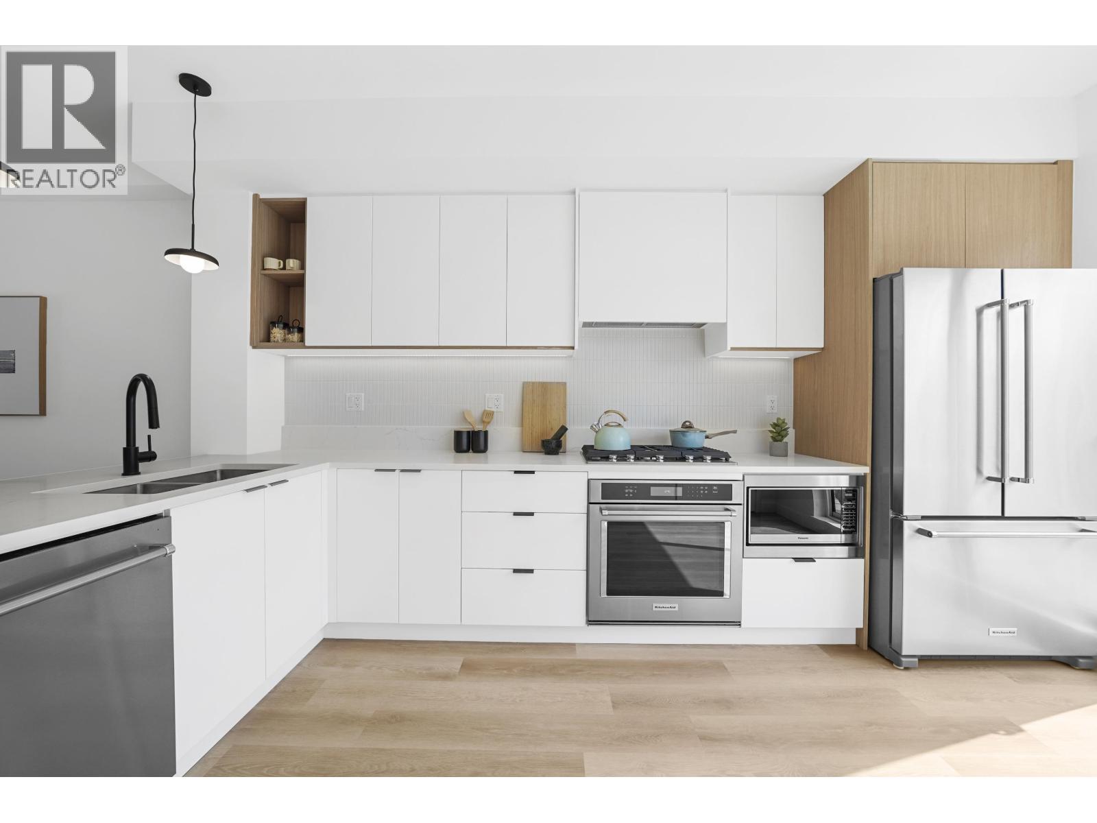 144 388 DUNCAN STREET