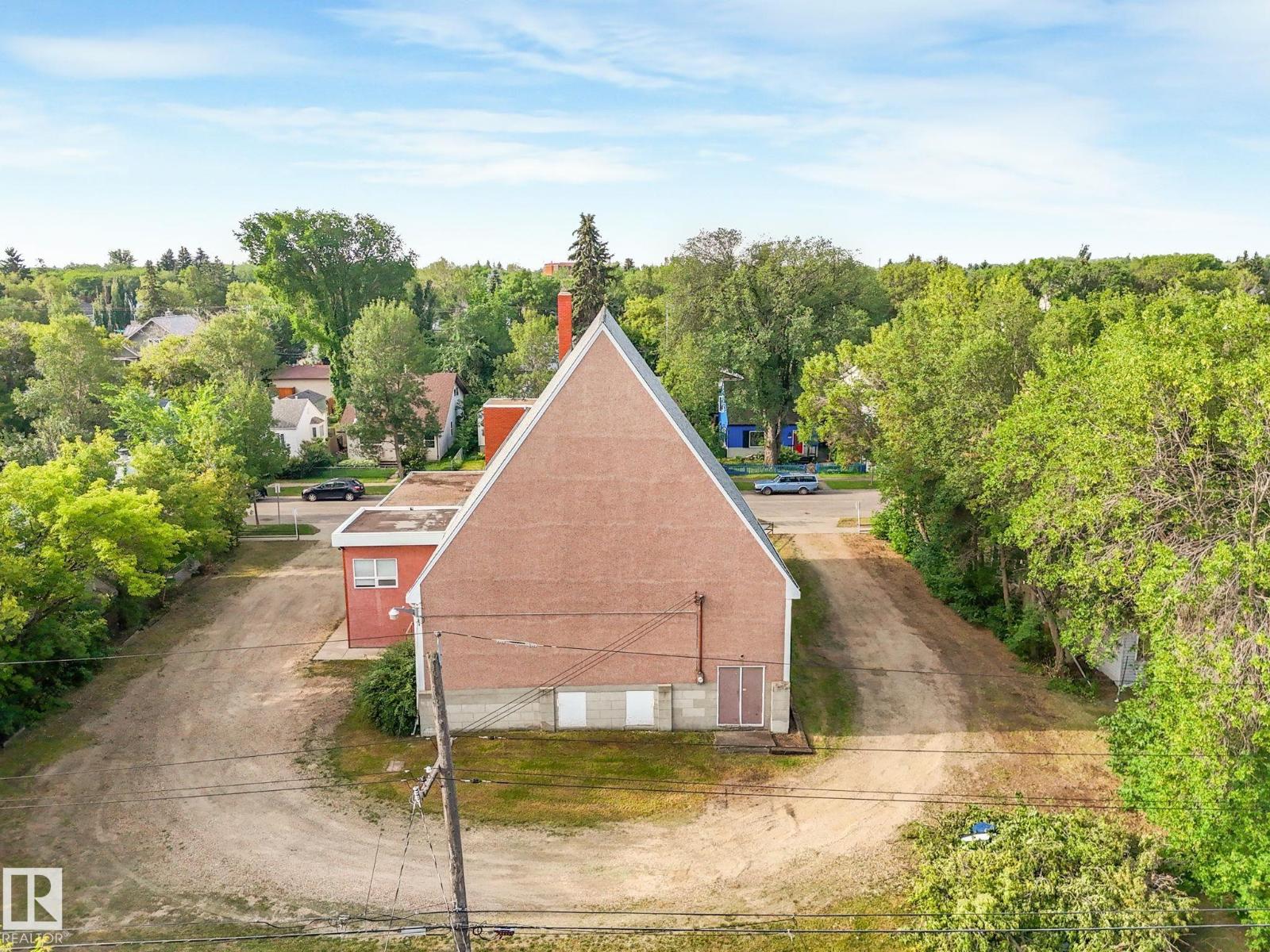 9630/9624 74 AV NW