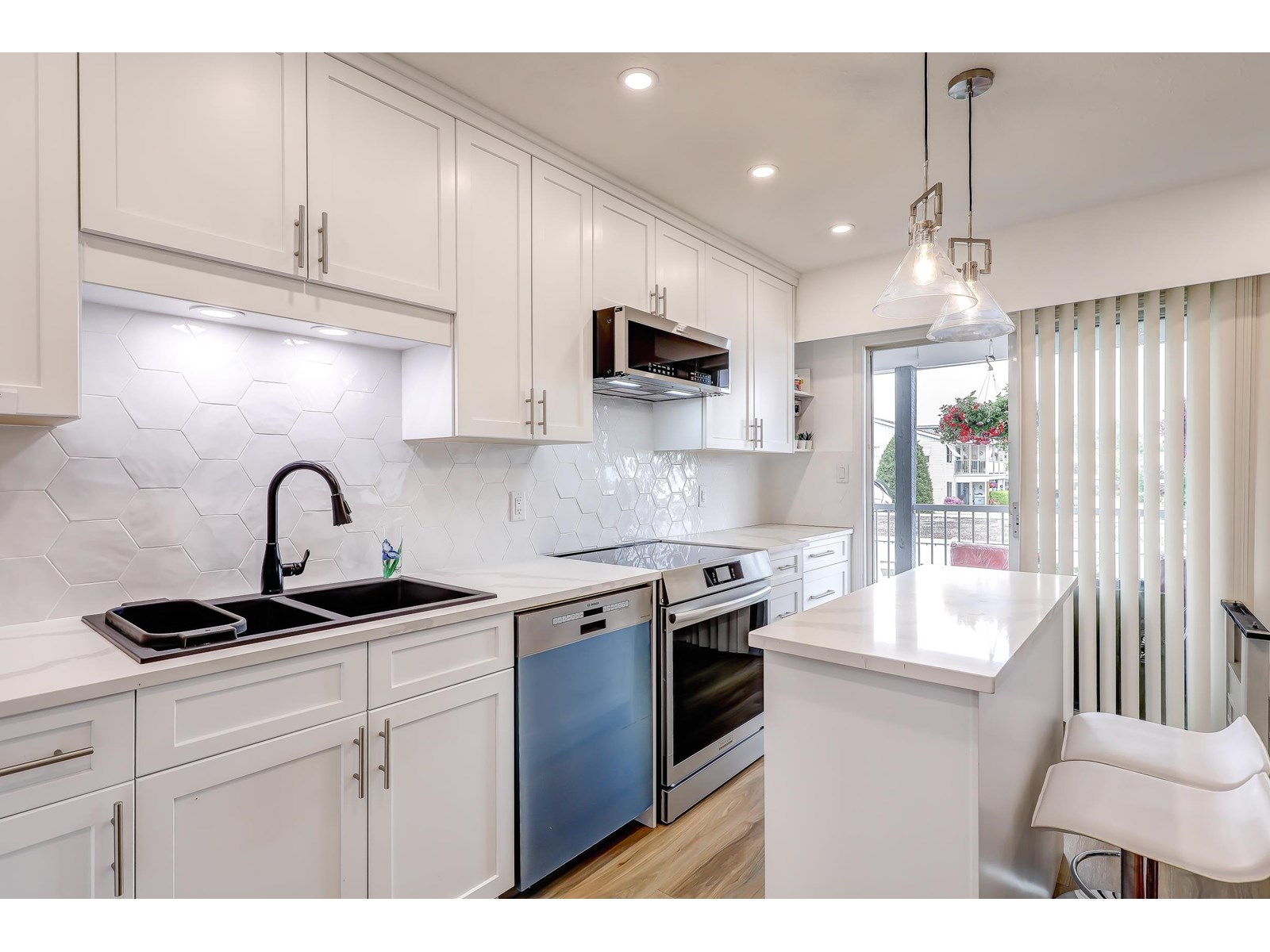 46 32691 GARIBALDI DRIVE