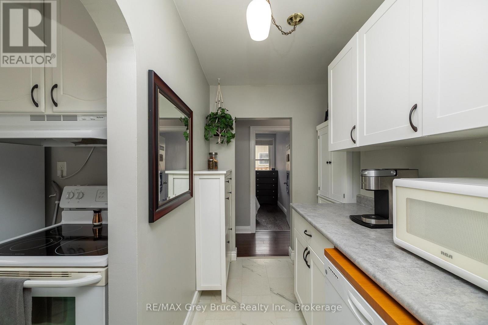 2120 4TH AVENUE W