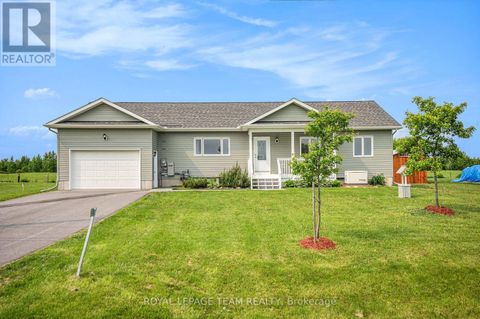 2833 DUNROBIN ROAD Ottawa ON K0A1T0