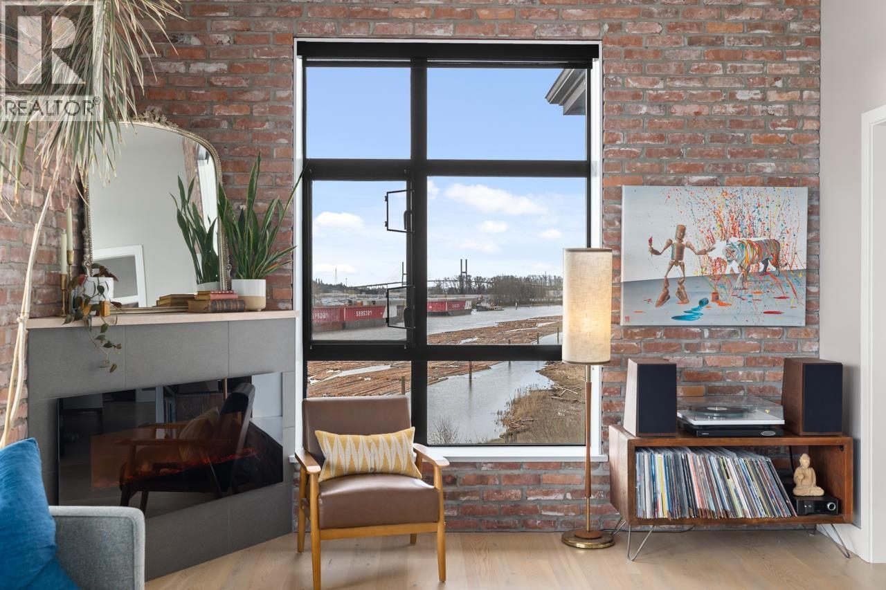 414 220 SALTER STREET