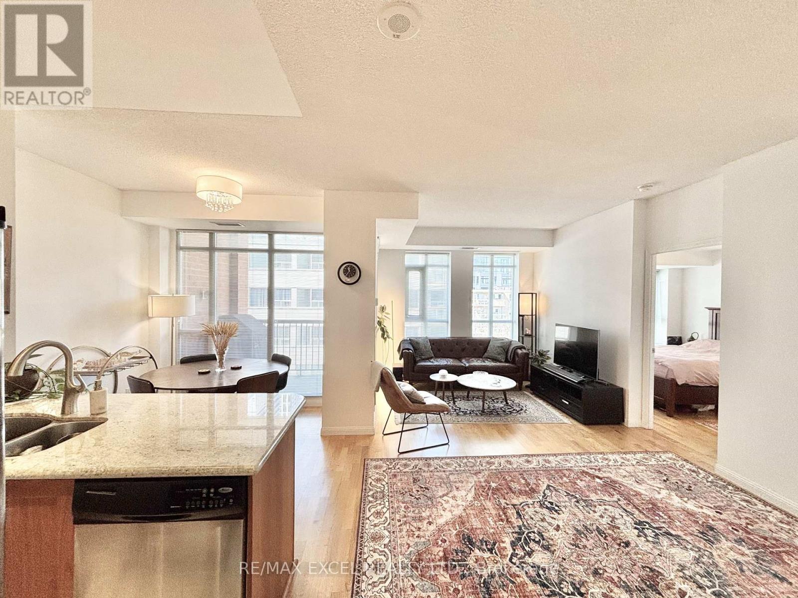 426 - 900 MOUNT PLEASANT ROAD