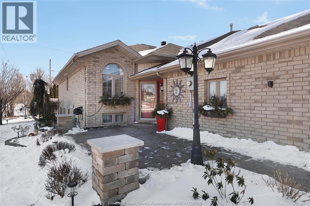 2 QUEEN'S HILL CRESCENT