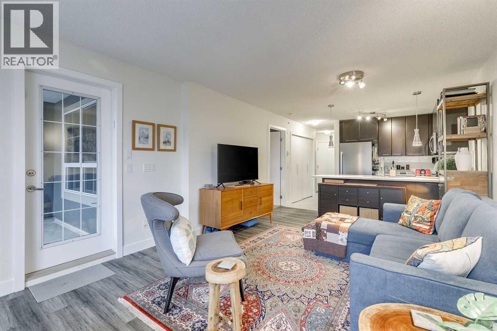 438, 35 Richard Court SW