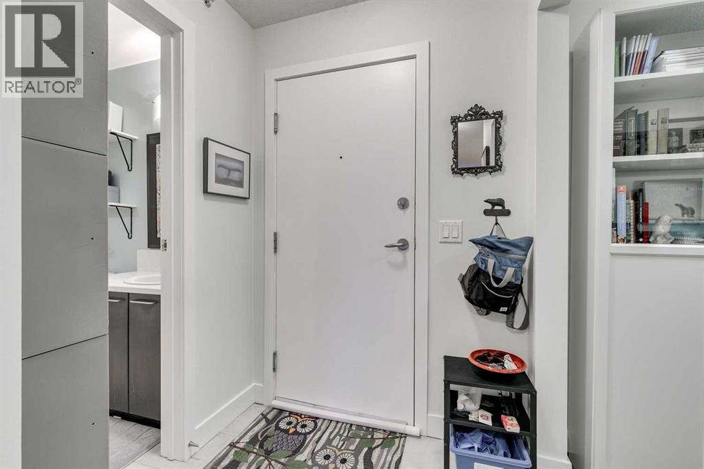 438, 35 Richard Court SW