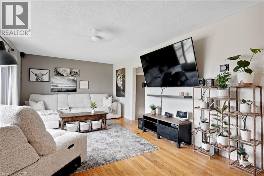36 HILLTOP Drive