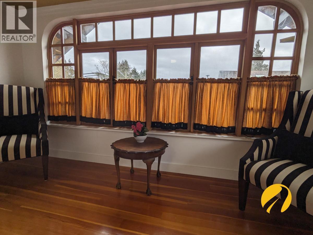 [125-04] 1631 DUNBAR STREET