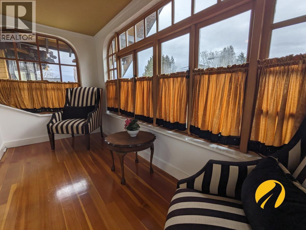 [125-04] 1631 DUNBAR STREET