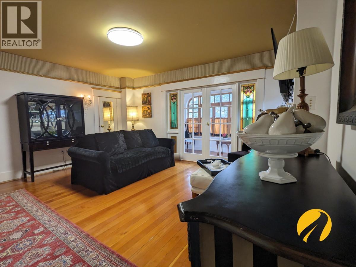 [125-04] 1631 DUNBAR STREET