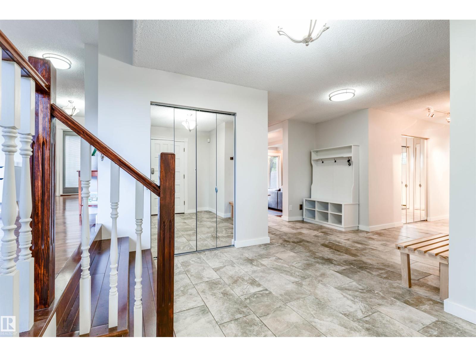 5212 142 ST NW
