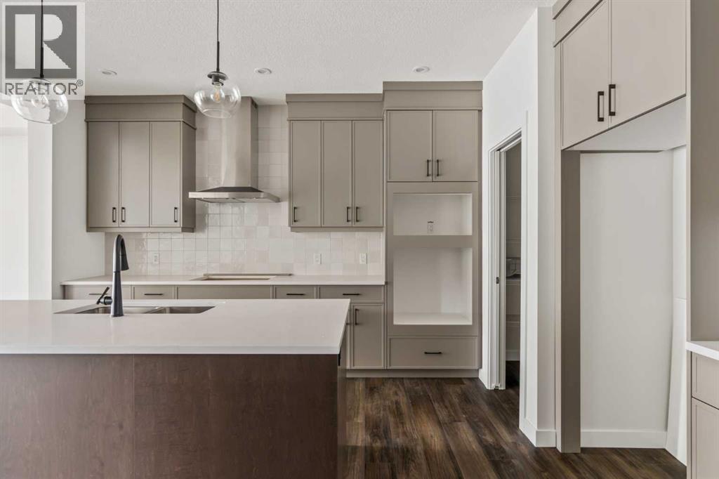 67 Silver Spruce Bay SW