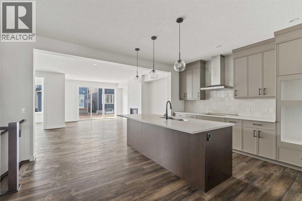 67 Silver Spruce Bay SW