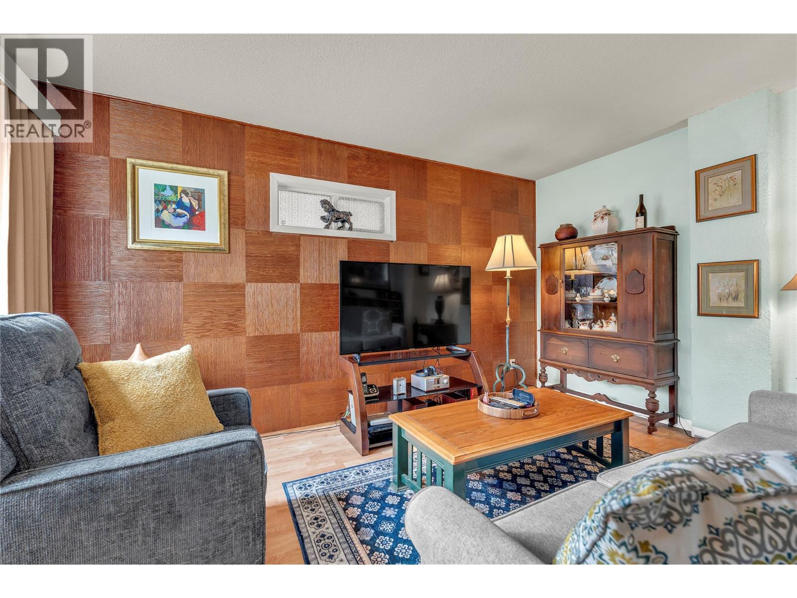 499 Similkameen Avenue