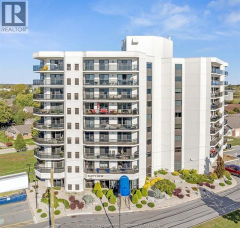 109 Robson Rd. Unit# 201 Leamington ON N8H3V4